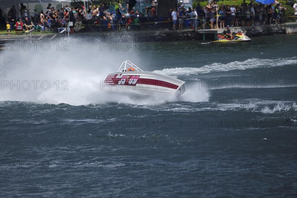 Boat racing on the Saint Lawrence River