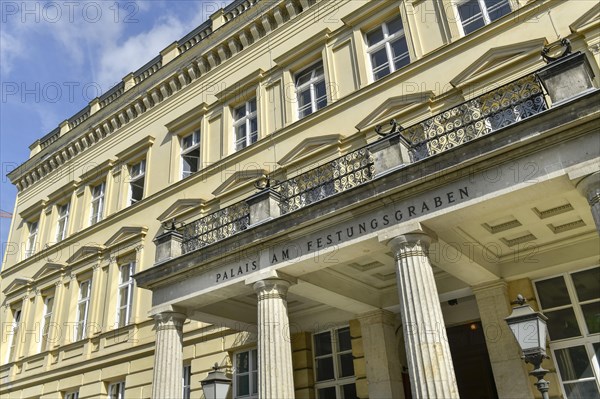 Palais am Festungsgraben