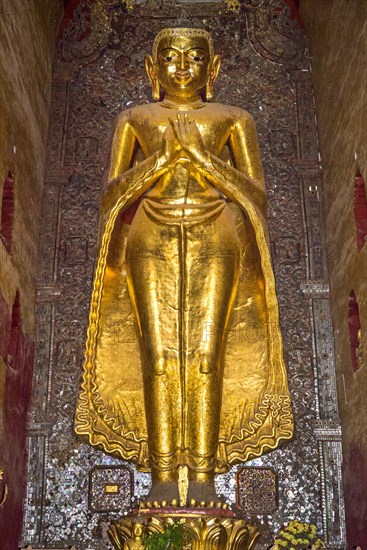 4 Buddha statues in each direction
