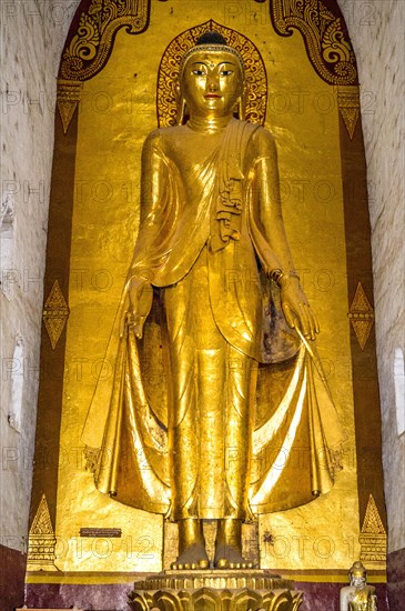 4 Buddha statues in each direction