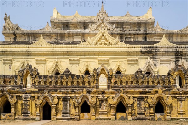 Maha Aungmye Bonzan Monastery built of bricks and stucco