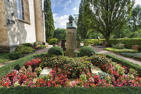 Listed grave of August Heinrich Hoffmann von Fallersleben