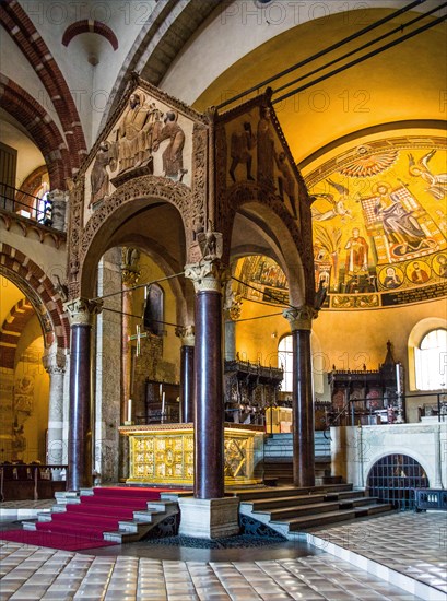 Golden Altar of Volvinio with apsis mosaic