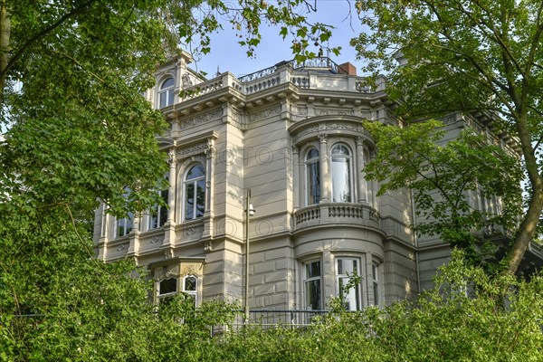 Antonios La Villa