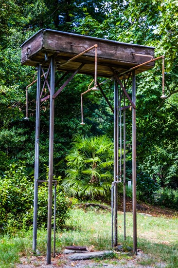 Shower for naturism