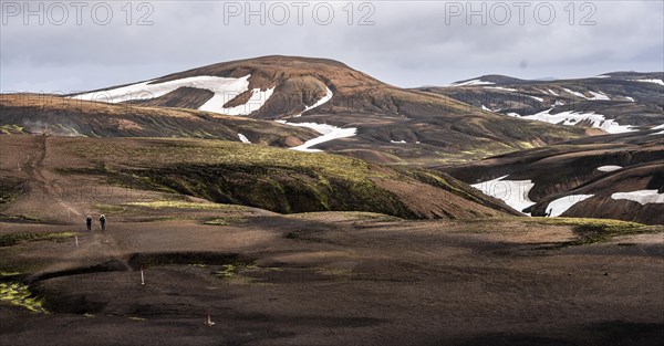 Two hikers on the Laugavegur