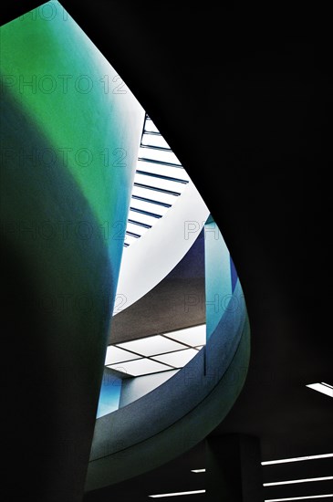 Pillar and light incidence in the Pinakothek der Moderne