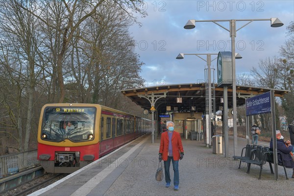 Schlachtensee train station