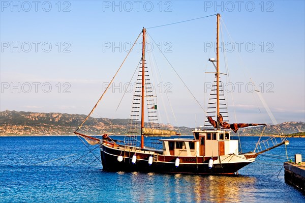 Sailing ship