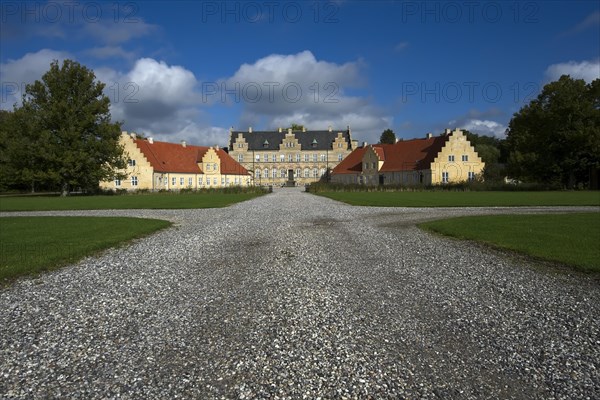 Lungholm Manor