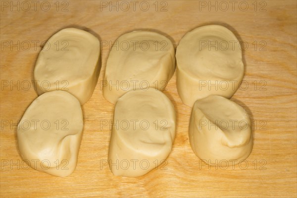 Pasta dough pieces