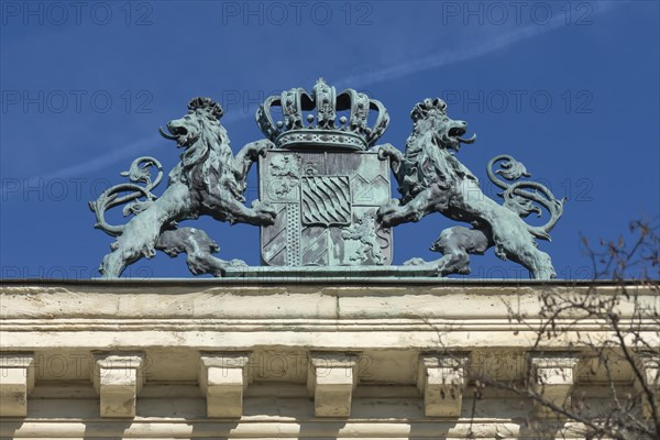 Bavarian coat of arms on the former officers' mess of the New Infantry Barracks around 1890/1900