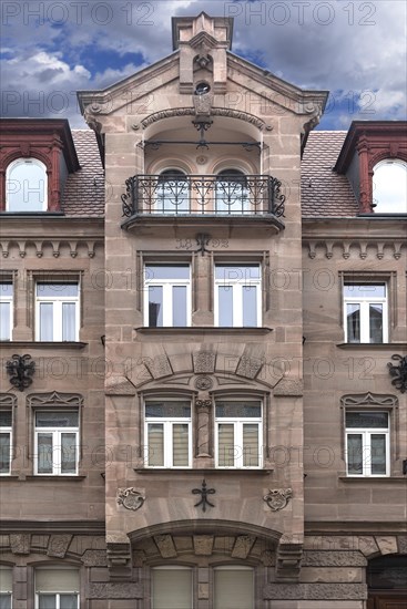 Multi-storey sandstone chapel