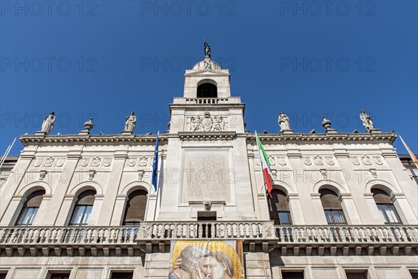 Moroni Palace