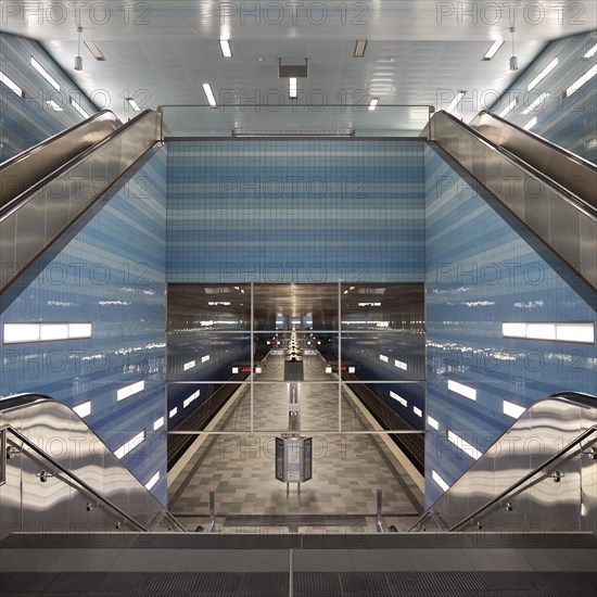 Ueberseequartier underground station