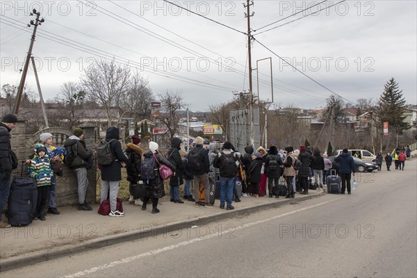 Ukrainian refugees at the border