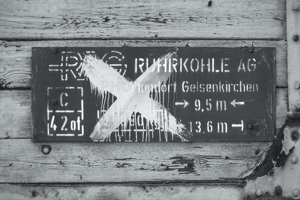 Sign on wagon