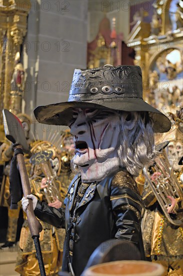 St. Leodegar Carnival Mass in the courtyard