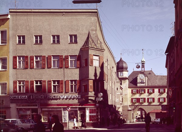 Max-Josefs-Platz with Mittertor