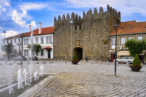 Fountain in front of King's gate