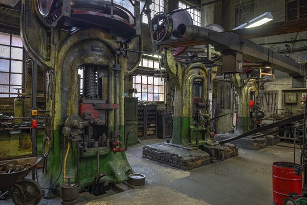 Screw press in the drop forge in a former valve factory