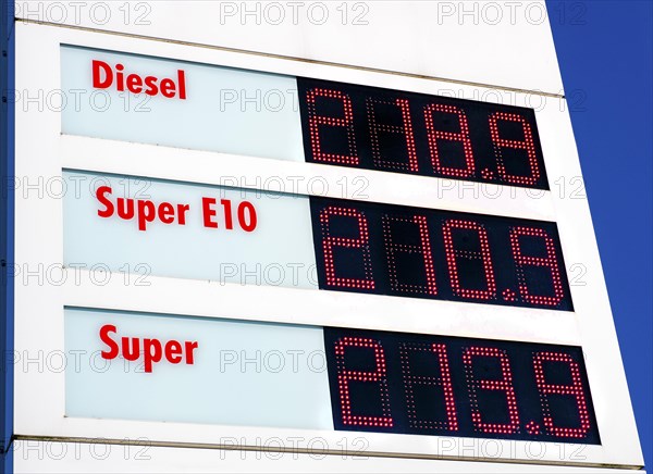 Fuel price display board at a Shell petrol station in Wolfsburg-Vorsfelde 08. 03. 2022. Prices are rising and are well over two euros per litre. Diesel is five cents more expensive here than super pet...