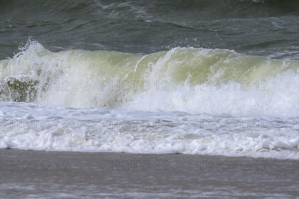Breaking Wave