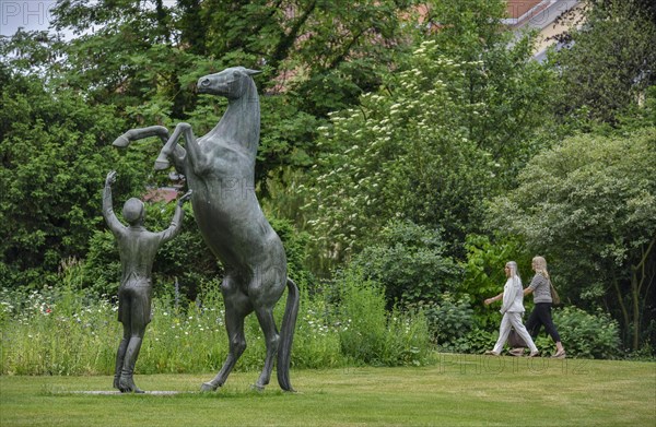 Bronze sculpture Stallion Wohlklang in Freiheitsdressur
