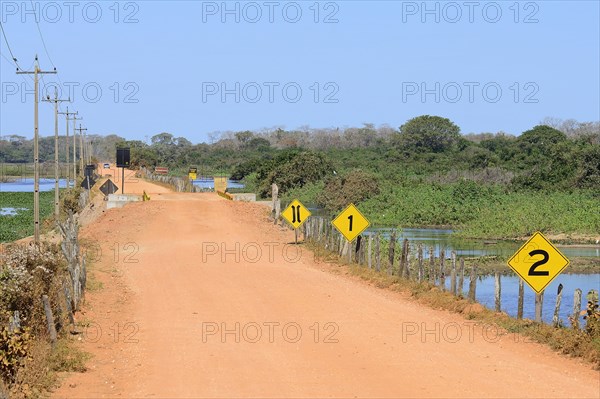 Track and bridge of the Transpantaneira