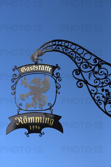 Nose sign of a former inn Goldener Greif