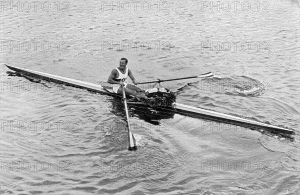 Gustav Schaefer from the Dresden R. -V. the Olympic champion in the single sculls