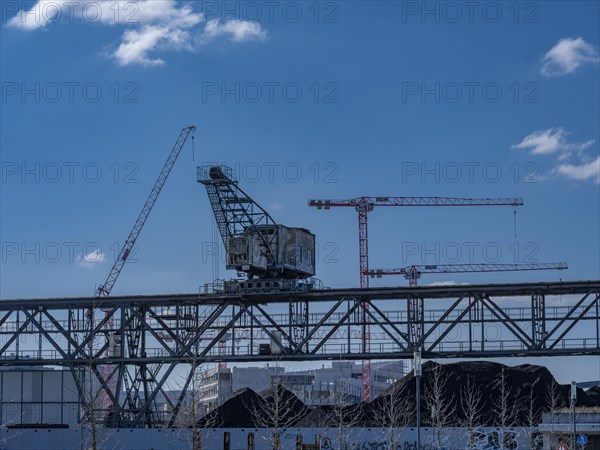 Coal crane at the Offenbach harbour basin for the combined heat and power plant of power supply Offenbach