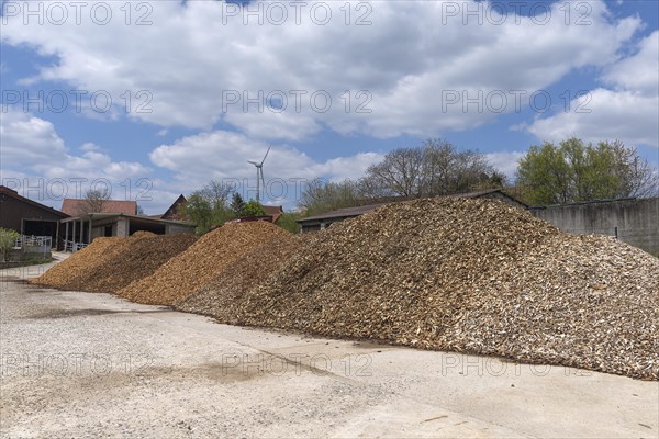 Storage of bark mulch on a farm