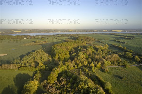 Several nature reserves and a biosphere reserve define the green belt on the state border between Schleswig-Holstein and Mecklenburg-Western Pomerania in the area of Northwest Mecklenburg. Lake Ratzeb...