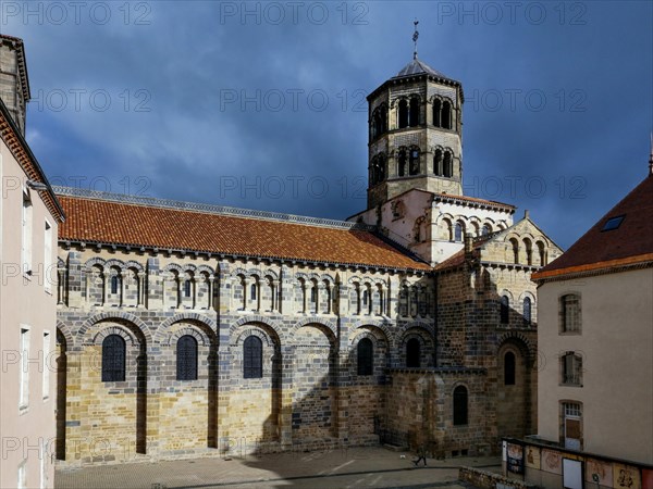 Roman church of Saint-Austremoine dIssoire