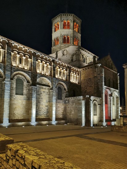 Roman church of Saint-Austremoine dIssoire