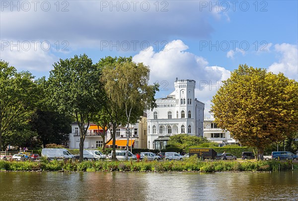 Luxury villas on the Aussenalster
