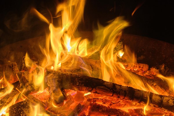 Holzfeuer