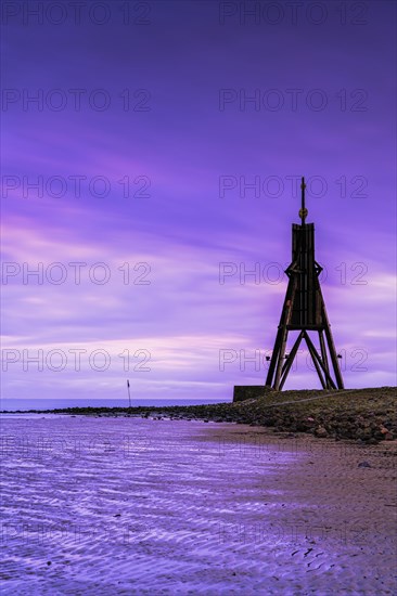 Kugelbake an der Grimmershoern Bucht im Abendlicht