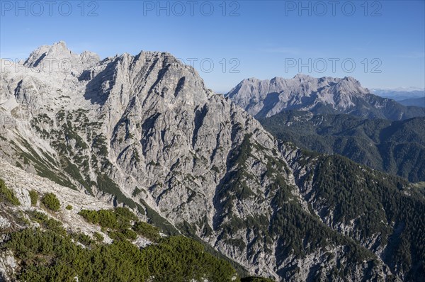 View of mountain landscape with peak Westliches Geiselhorn