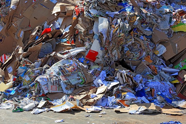 Lager von Altpapier zur Wiederverwertung in einem Recyclingbetrieb