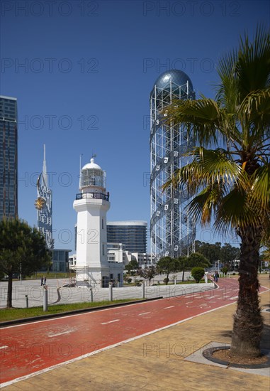 Alphabet Turm und Leuchtturm im Miracle Park