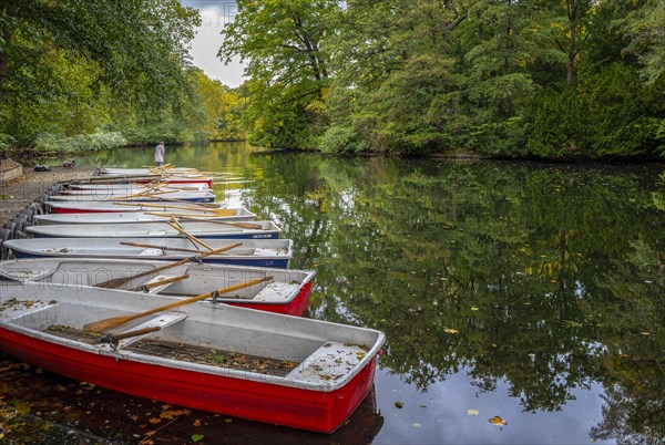 Rowing boats at the Neuer See in the Tiergarten