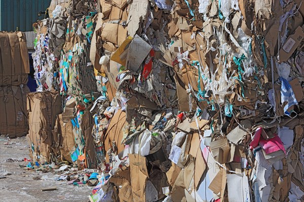 Lager von Altpapier zur Wiederverwertung in einem Recyclingbetrieb
