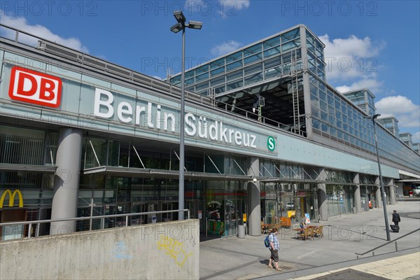 Suedkreuz station