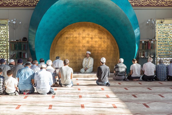 Prayer in the Sakirin Mosque