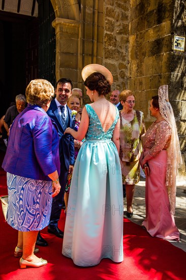 Wedding guests in front of San Pablo