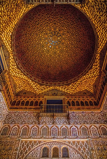 Cedar stalactite dome in the Salon de los Embajadores