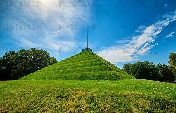 Land pyramid
