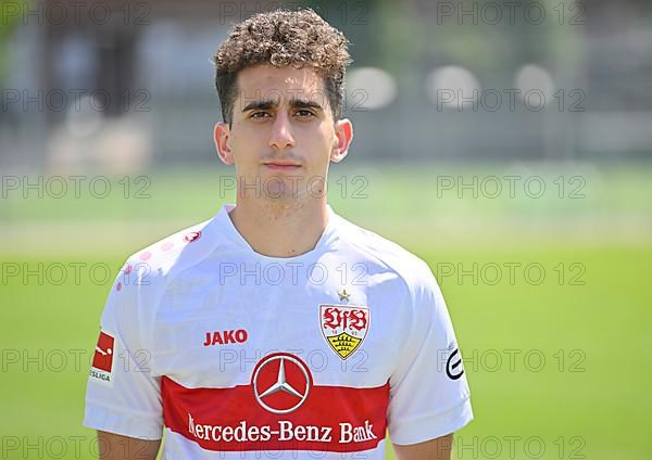 Oemer Faruk Beyaz VfB Stuttgart Portraittermin VfB Stuttgart 2022 2023 Licence Player Football 1. Bundesliga Men GER Stuttgart 05. 07. 2022